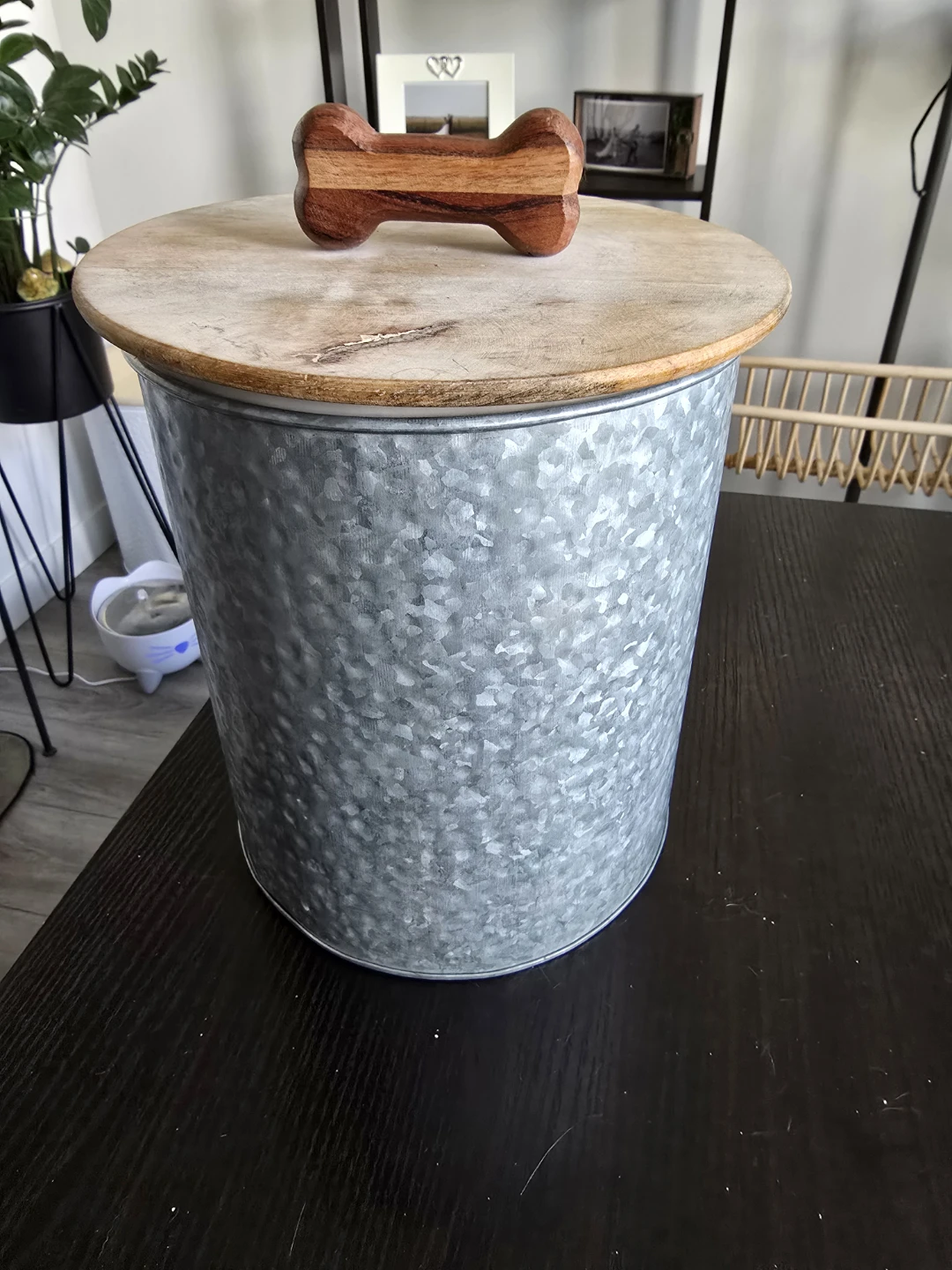 Pet food/storage bin - photo 2
