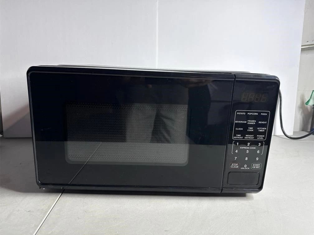 Black Countertop Microwave Oven 9.65" Interior - photo 4