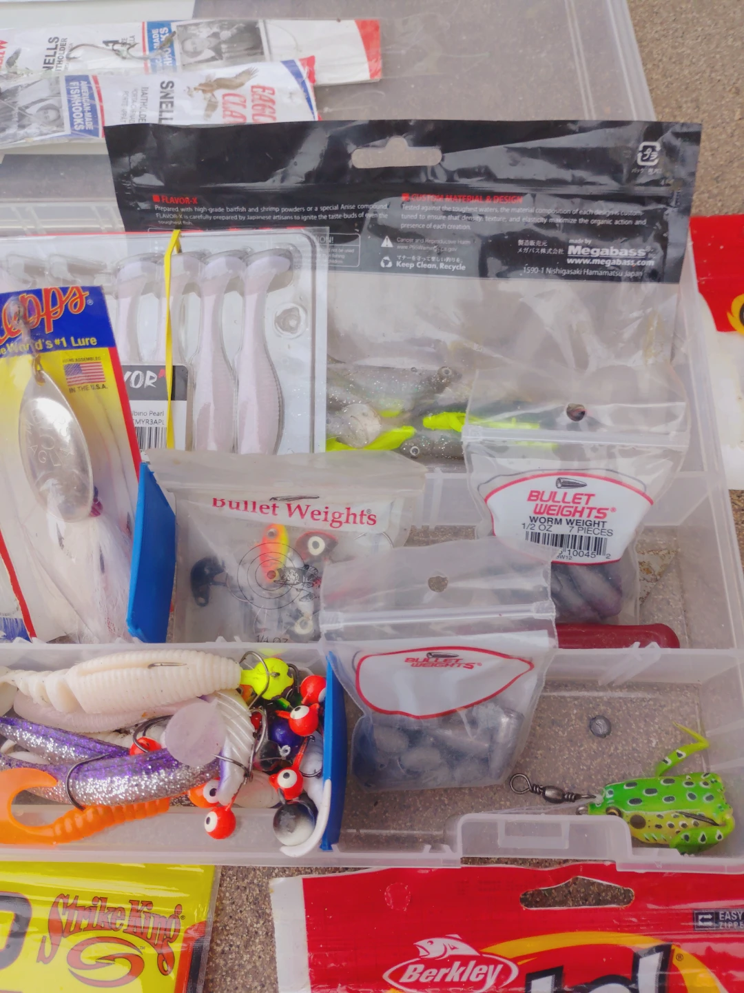 Everything here for $60.00. The whole bundle. - photo 3