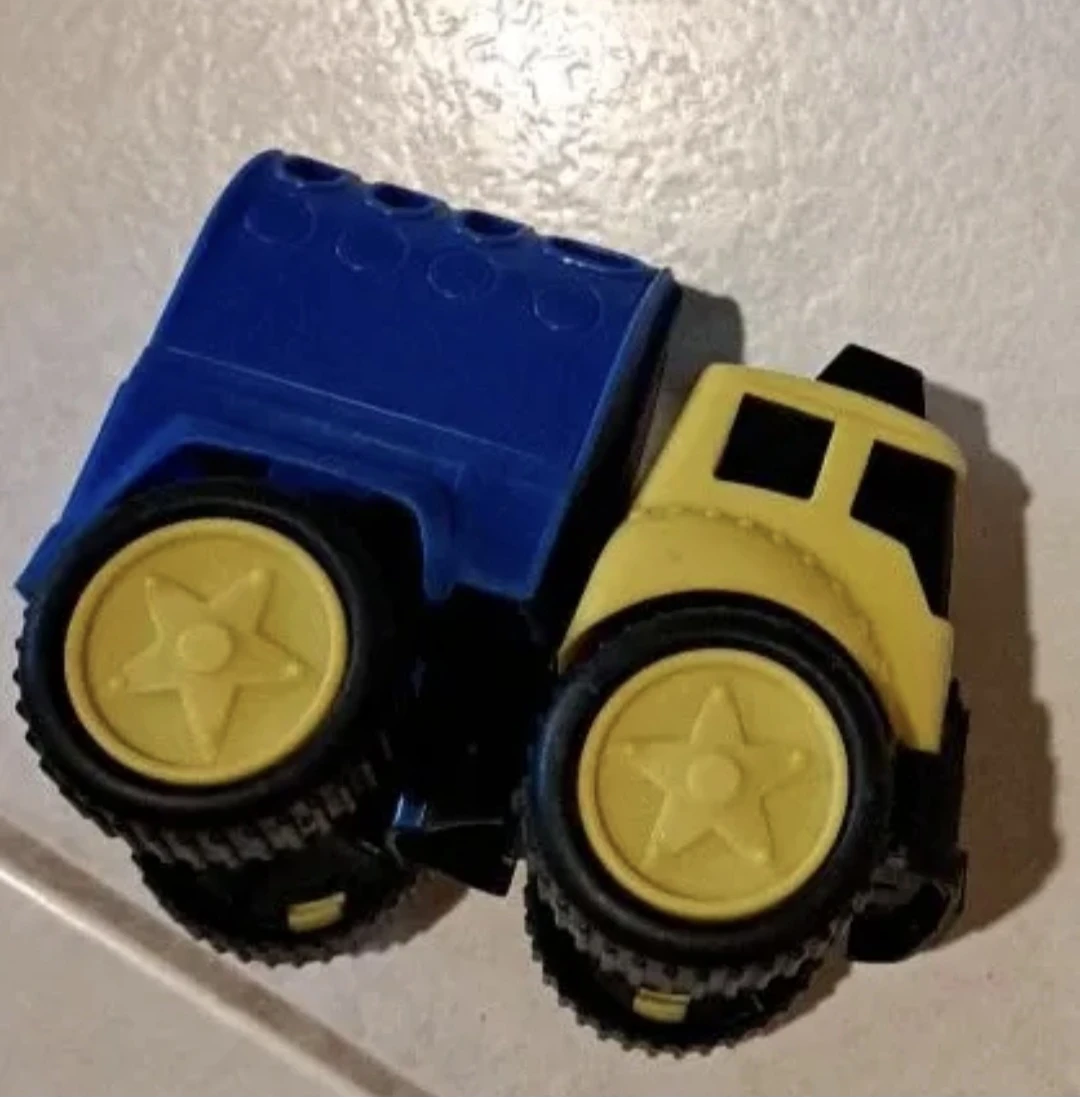 Lot of 4 Toy trucks - photo 4