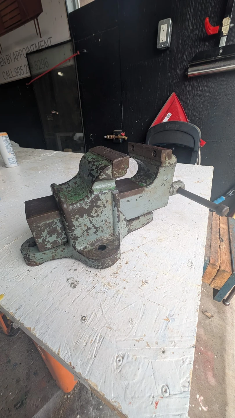 Ward Cast Iron Bench Vise with Anvil 5" jaw