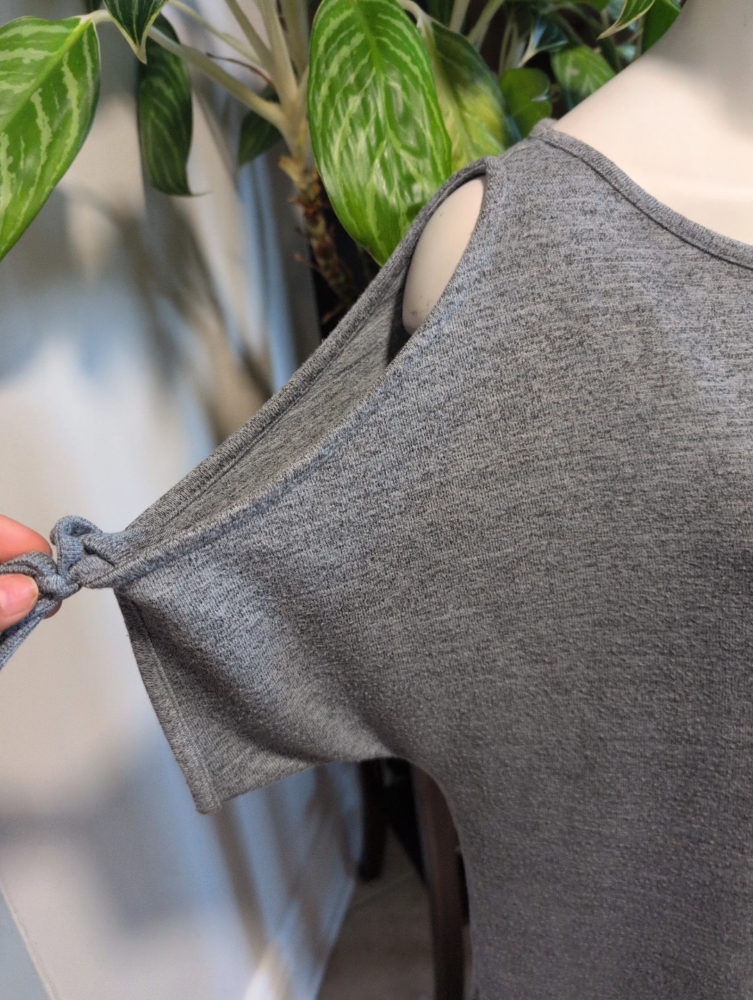 George Women's Grey Cold Shoulder Tie Sleeve T-Shirt Size S/P - photo 2