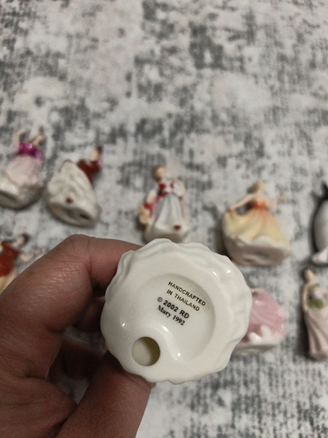 Collection of 9 Porcelain Figurines - photo 4