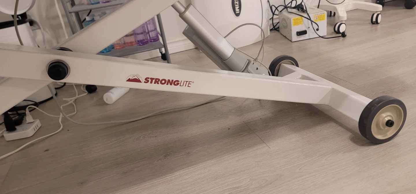 STRONGLITE electronic massage table - photo 2