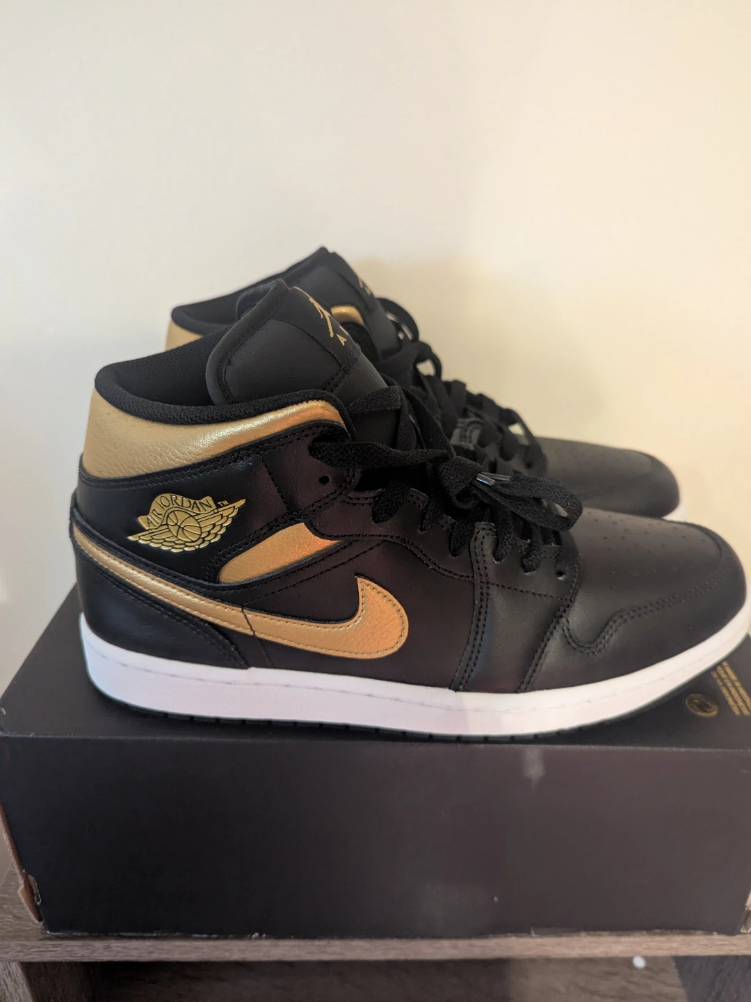 Nike Air Jordan 1 Mid Black Gold Sneakers