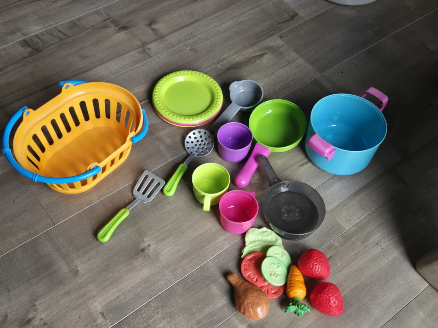 Toy Kitchen Playset with Basket and Accessories - photo 4