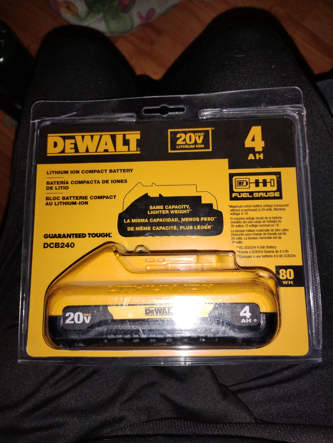 DeWalt 20V MAX Lithium Ion Compact Battery DCB240