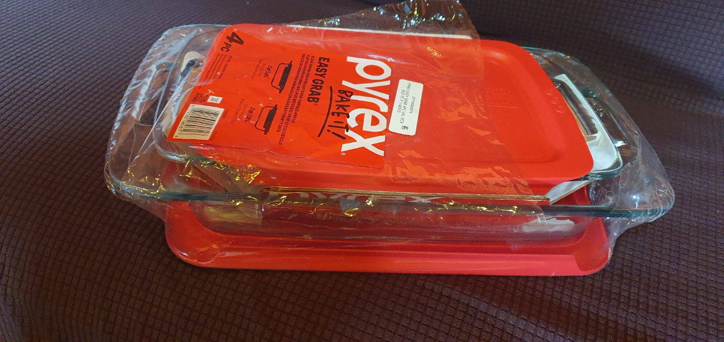 Pyrex 4-Piece Easy Grab Baking Dish Set with Lids