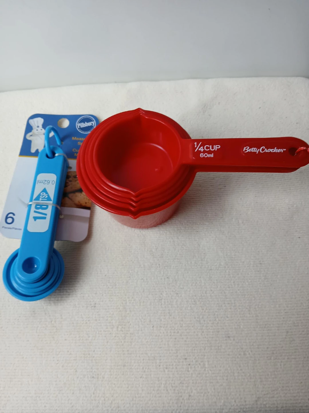 Betty Crocker & Pillsbury Measuring Cups & Spoons Set. Both $9. - photo 2