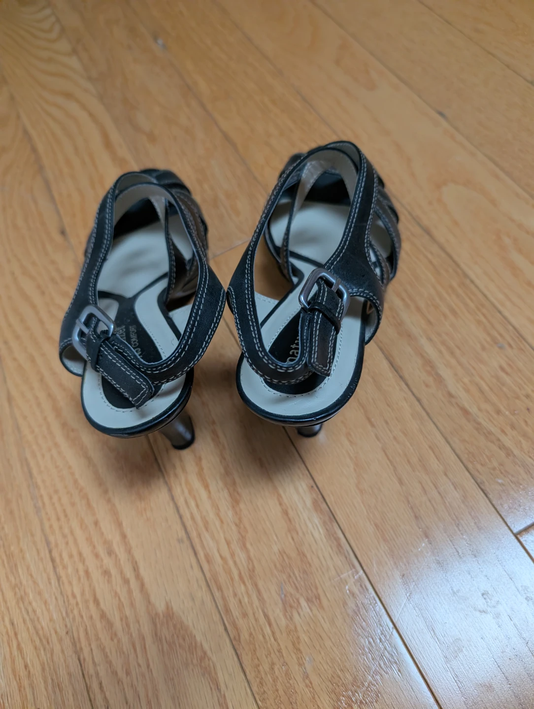 Naturalizer Black Leather Heeled Sandals Size 8 - photo 3