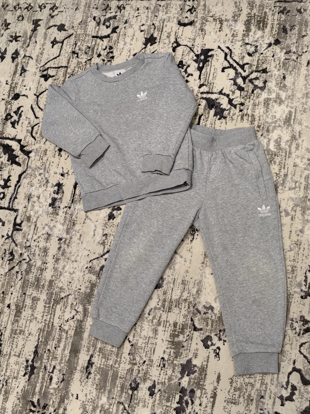 Adidas Kids Toddler Grey Sweat Suit Set Size 5T