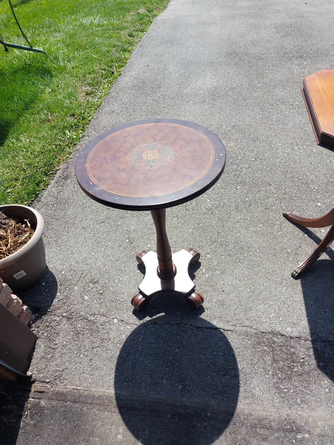 Round Pedestal Accent Table