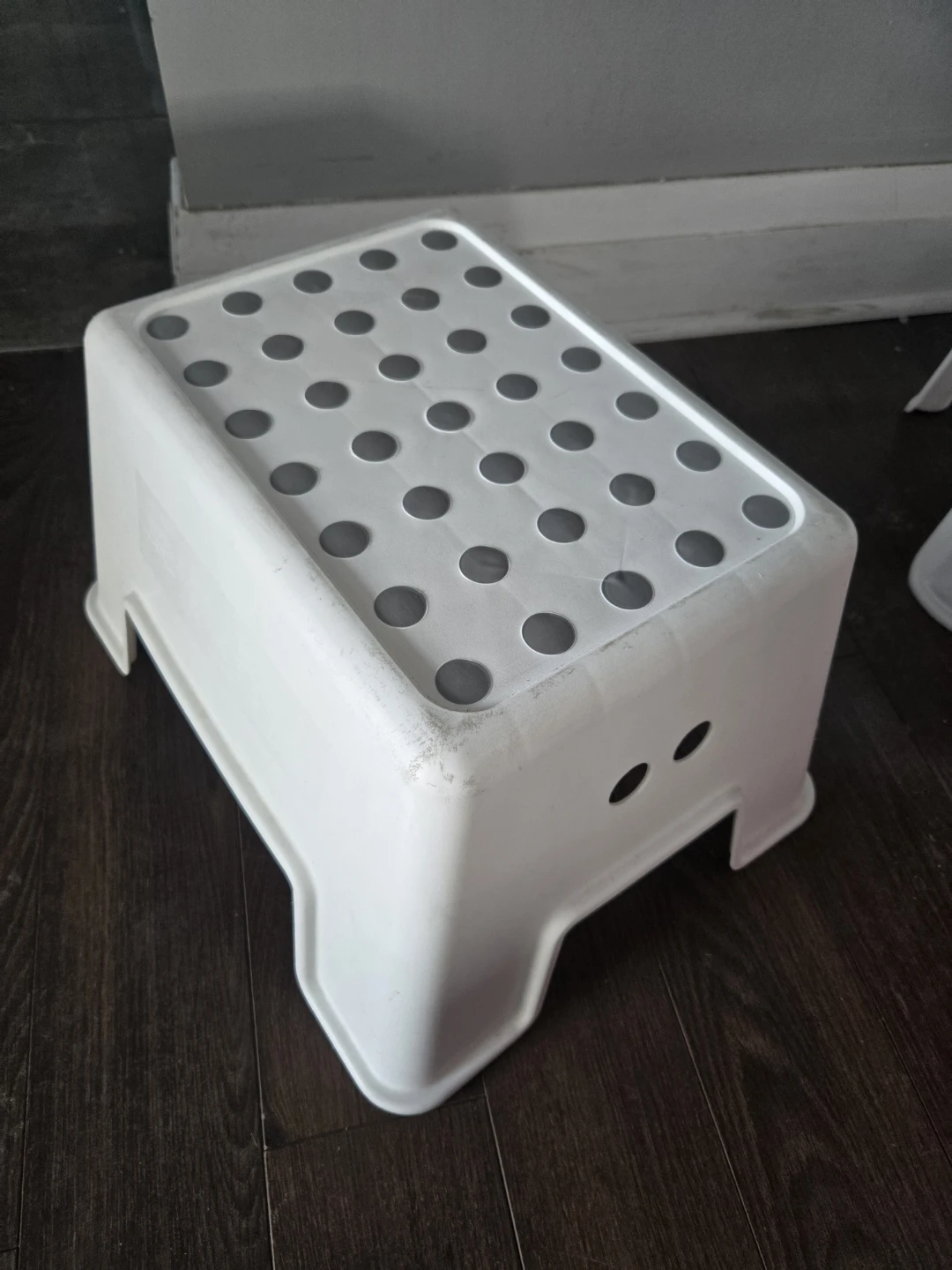 Ikea and Rubbermaid Step Stool (White and Pink) 🌱