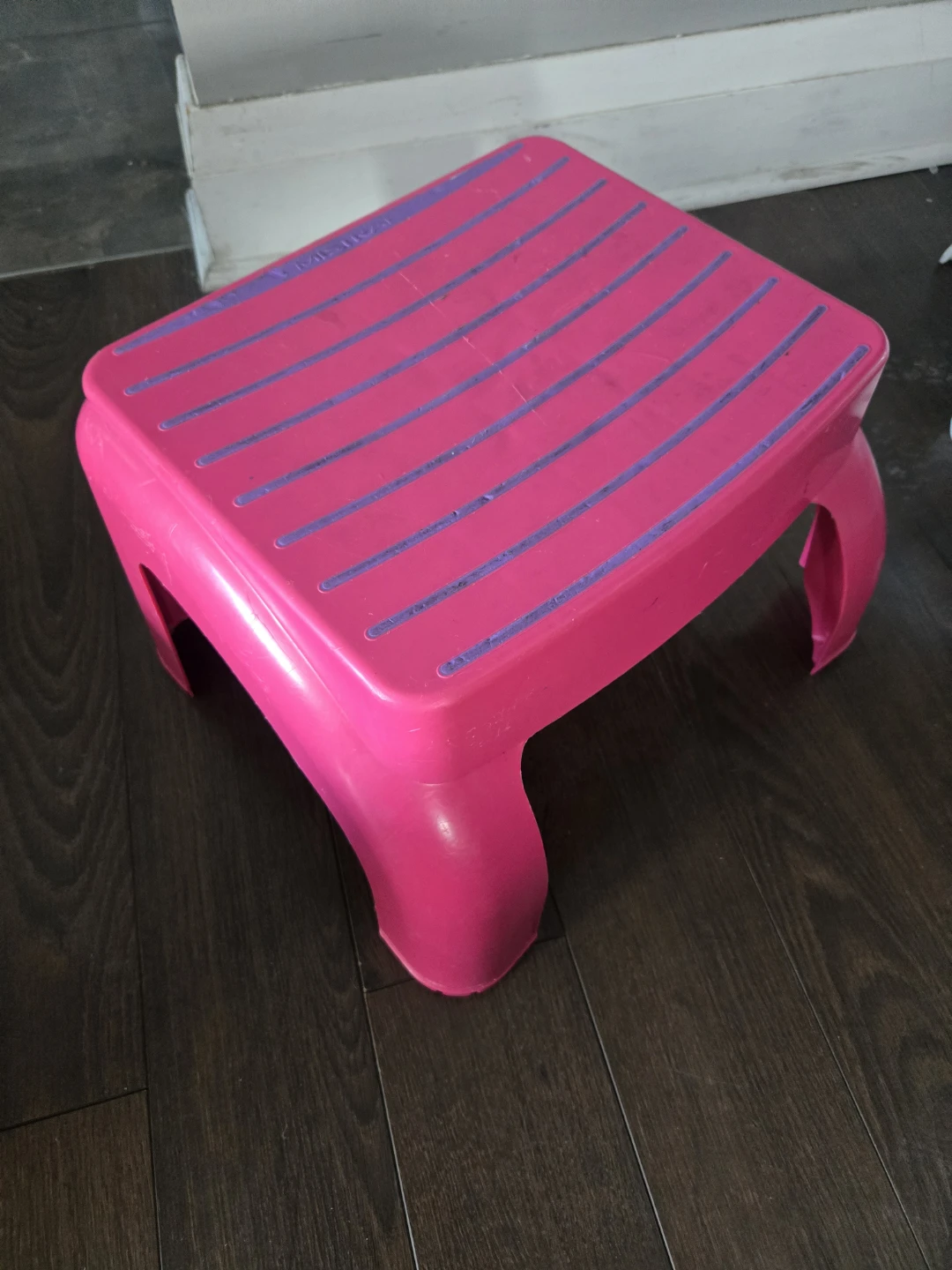 Ikea and Rubbermaid Step Stool (White and Pink) 🌱 - photo 3
