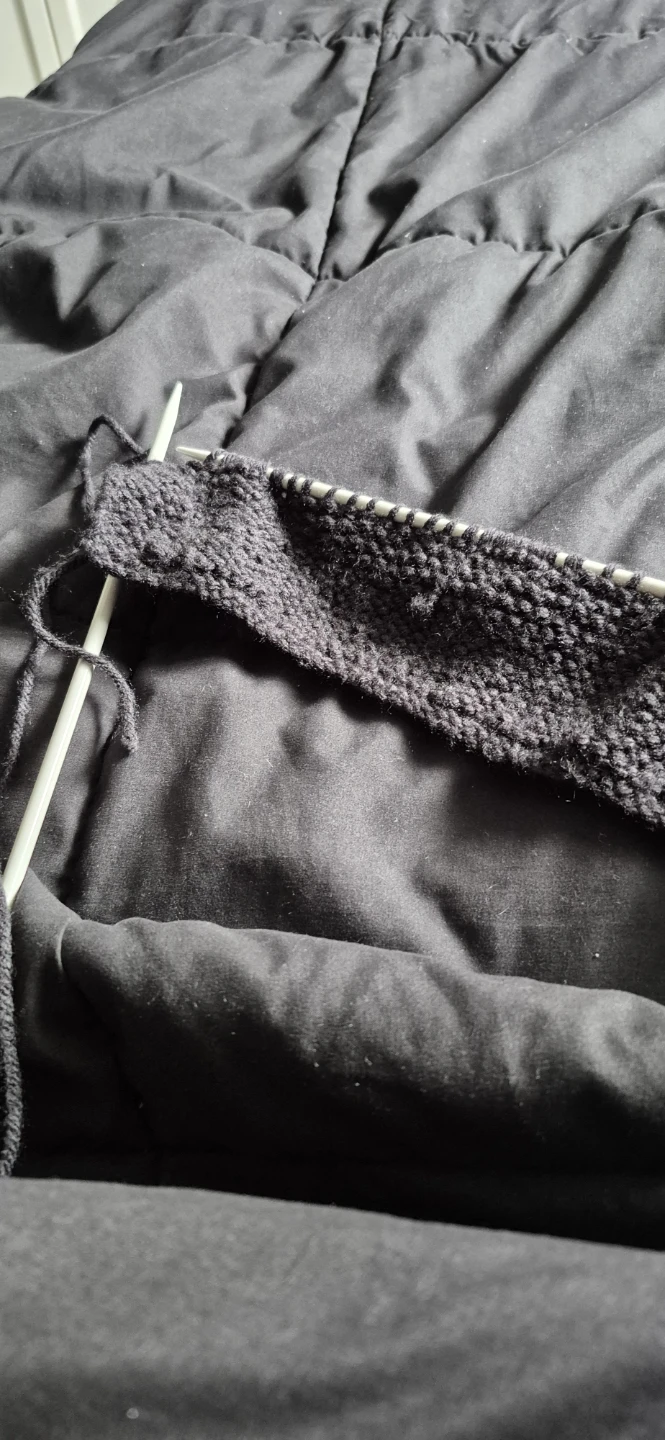 LOOKING FOR YARN