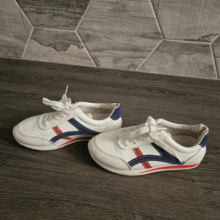 Vintage "Die Marke Mit Den 3 Streifen" Sneakers
