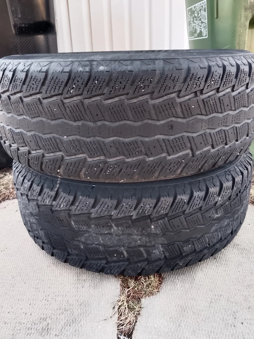 2 Winter Tires on Rims - photo 2