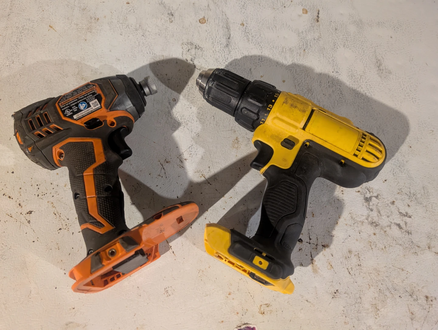2x Drills: rigid & DeWalt