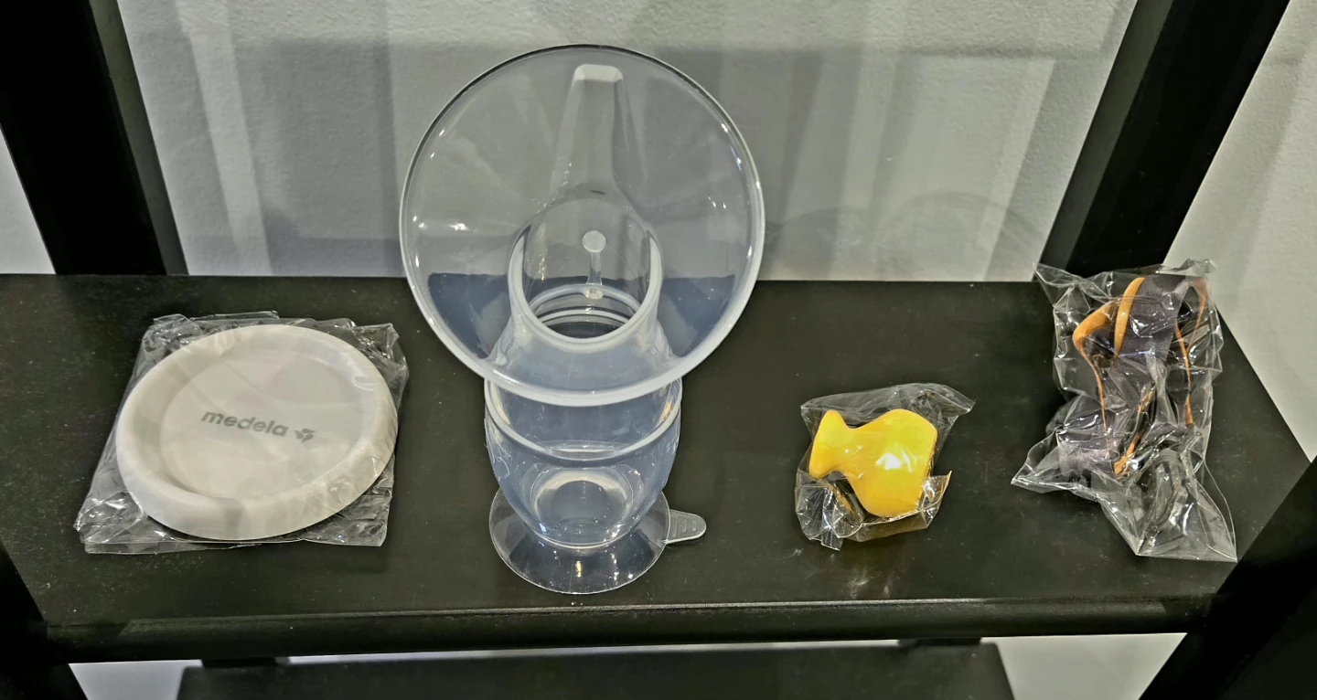 Medela Silicone Breast Milk Collector - photo 4