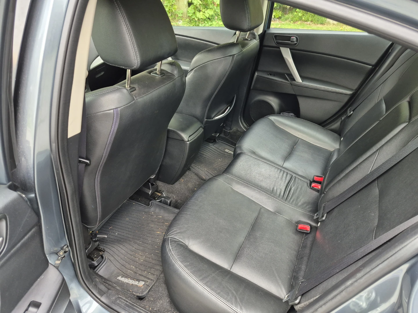 Mazda 3 Sedan - photo 2