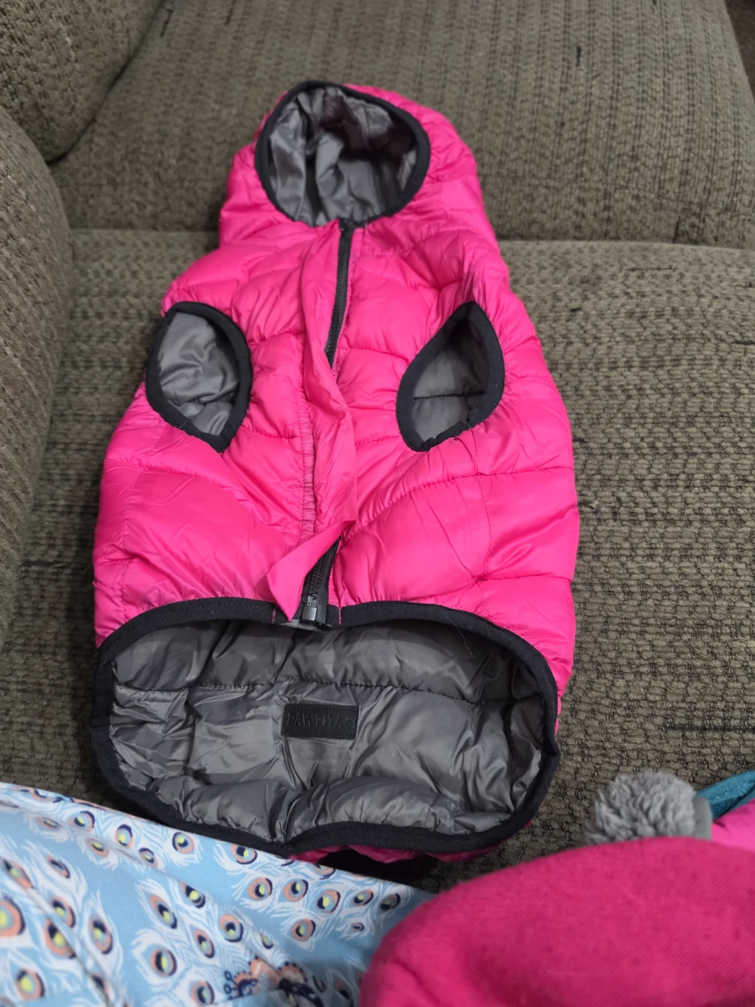 Pink puffer dog vest with hood - photo 2
