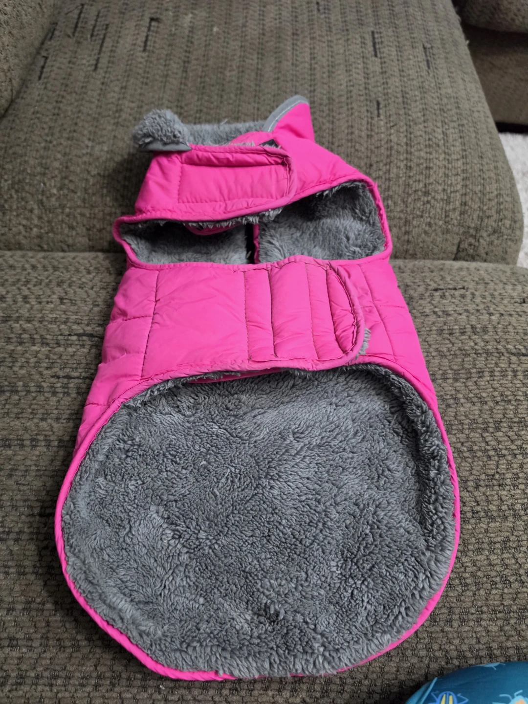 Pink puffer dog vest with hood - photo 4