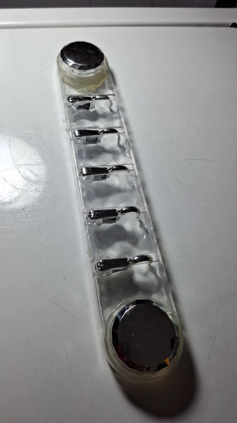 Five plastic hooks with two suction pads - photo 3