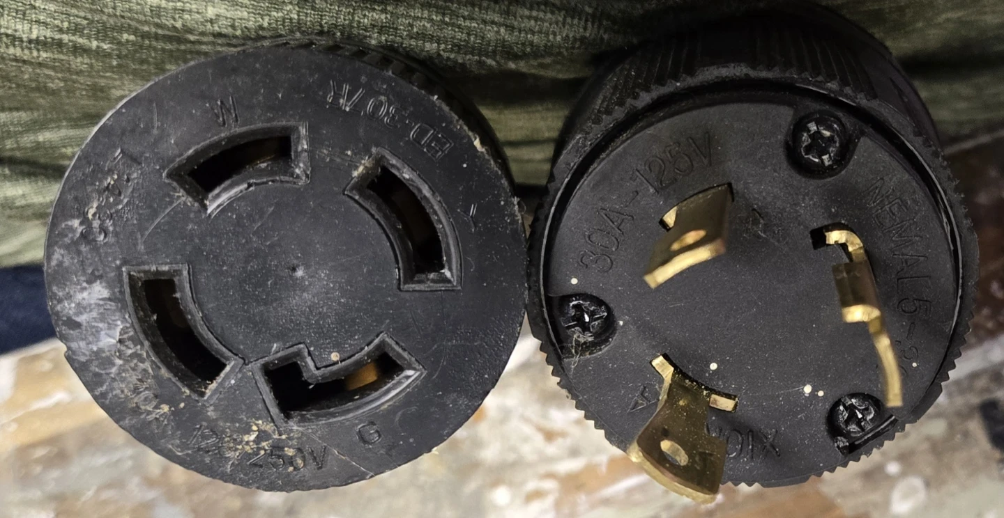 30 Amp 125V Locking Plug and Connector Extension Cord - photo 3