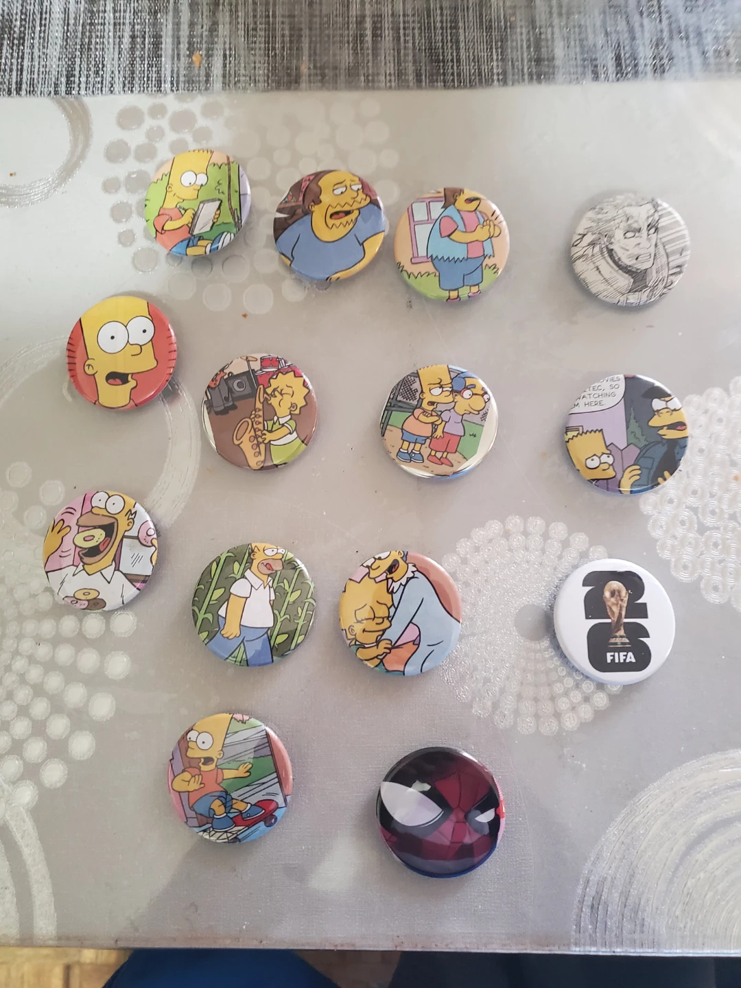 Selling many button pins