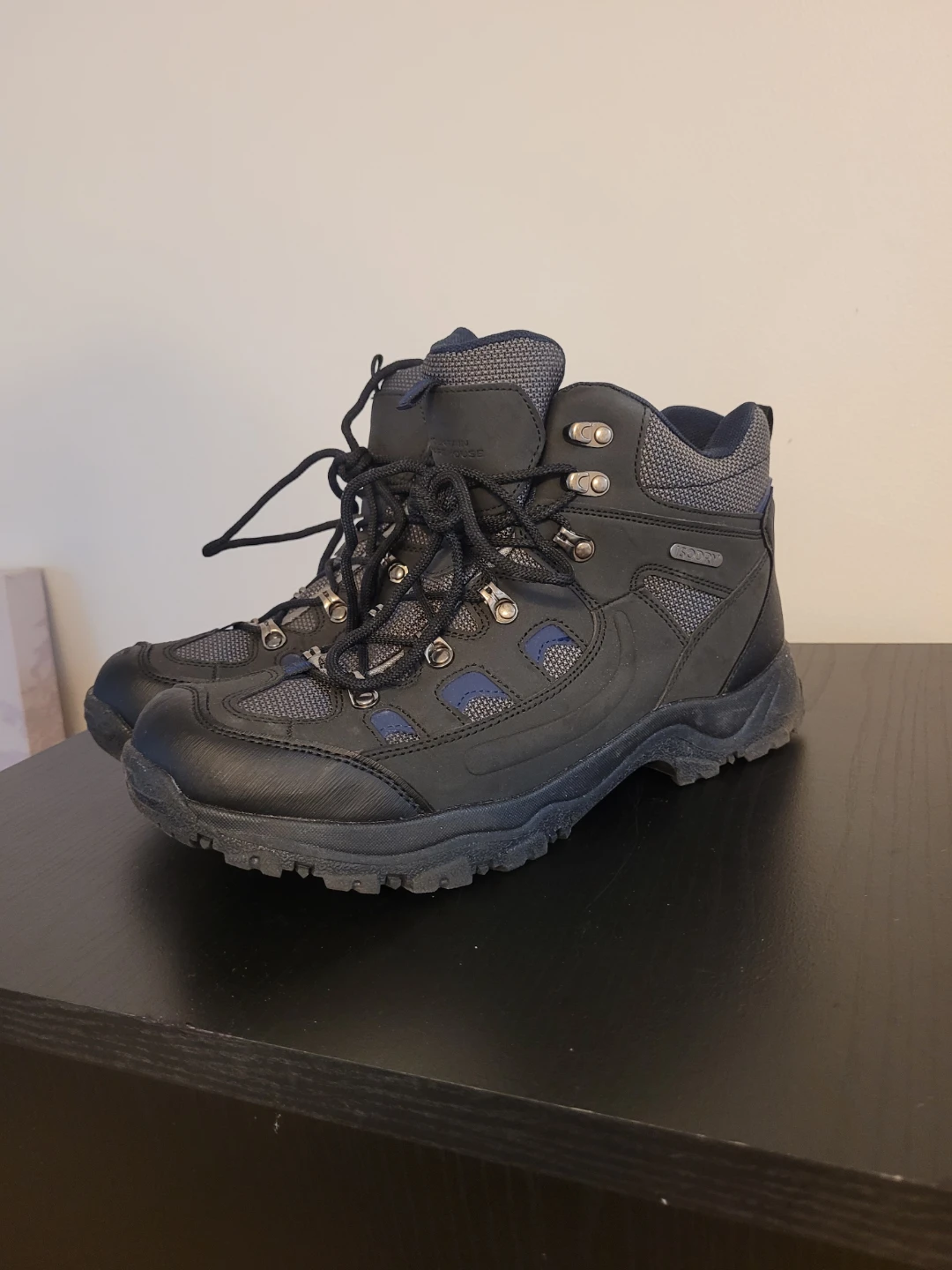 Mountain Warehouse Black Hiking Boots size 11 - photo 3