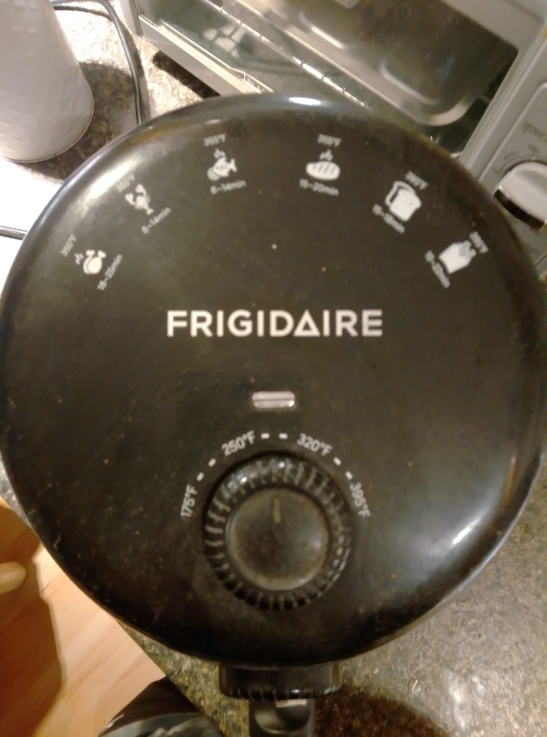 Frigidaire Air Fryer - photo 3