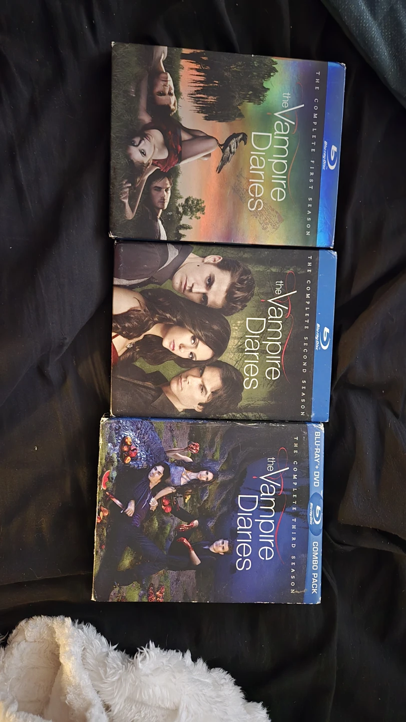 The Vampire Diaries Complete Seasons 1-3 Blu-ray/DVD Combo Pack