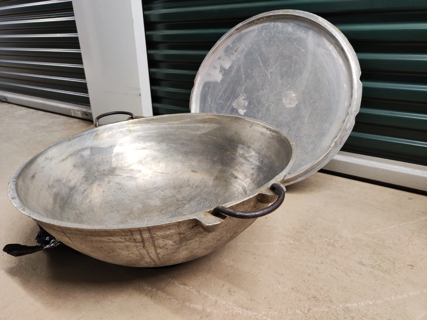 KAHARE, GUYANESE FRYING PAN, WOK 24" diameter x 11.5" deep
