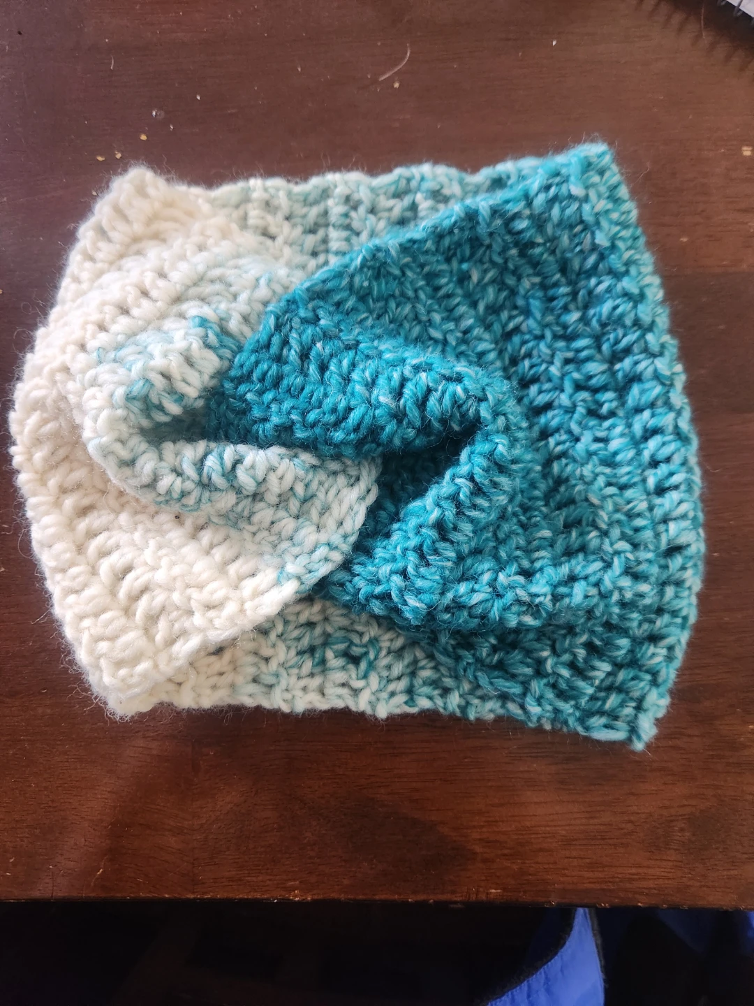 Crocheted twist headband / ear warmer - Teal & Cream