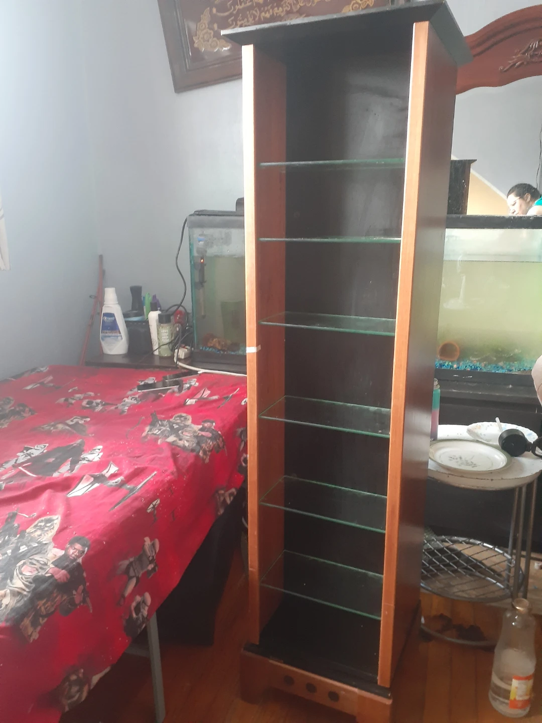 SANUS SYSTEMS Tall Glass Shelf Display Unit