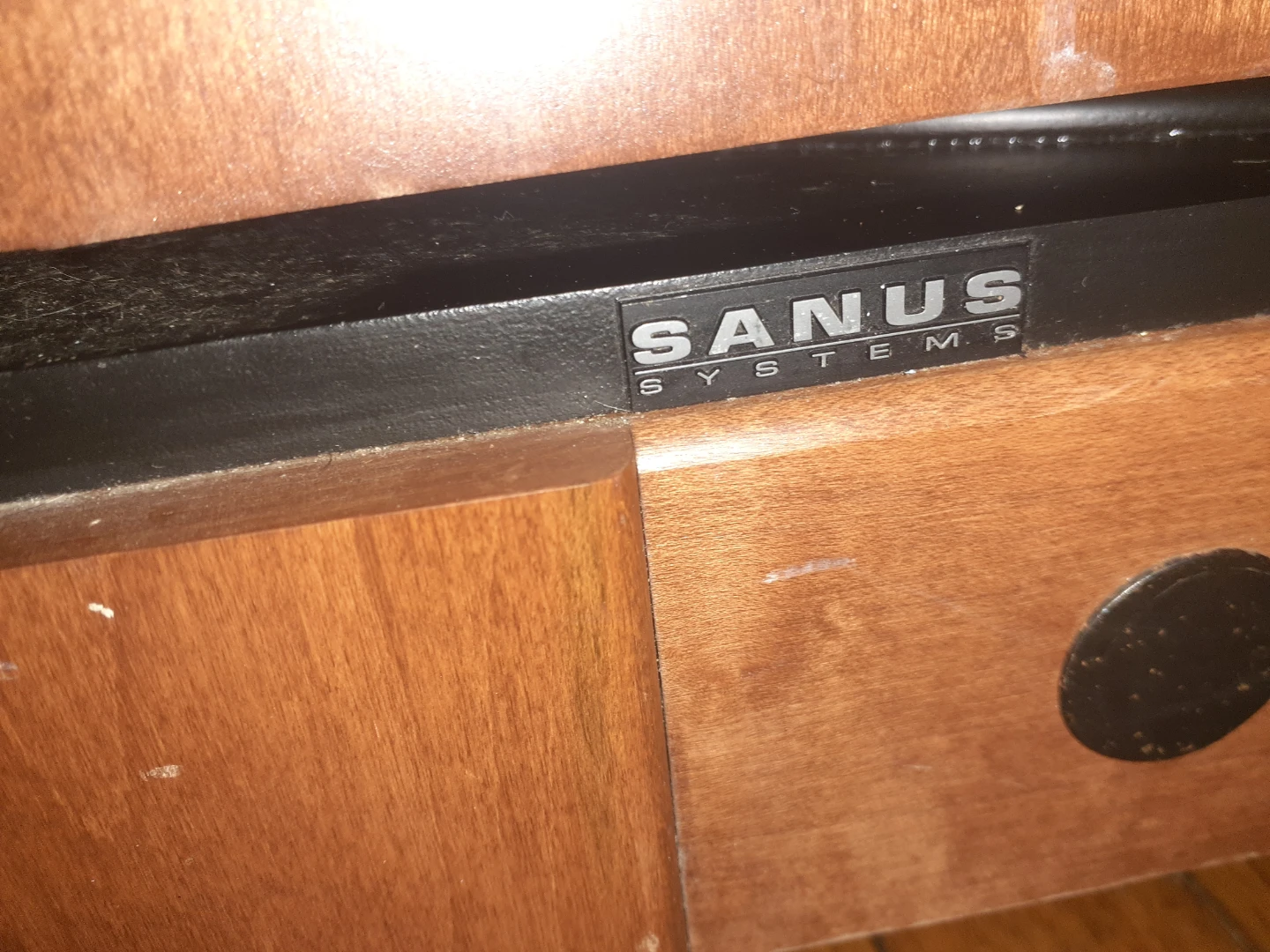 SANUS SYSTEMS Tall Glass Shelf Display Unit - photo 3
