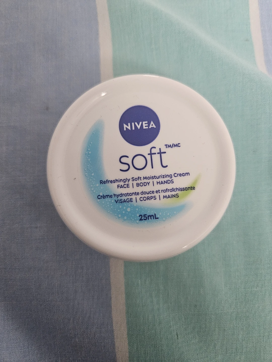 Nivea Soft Refreshingly Soft Moisturizing Cream 25mL