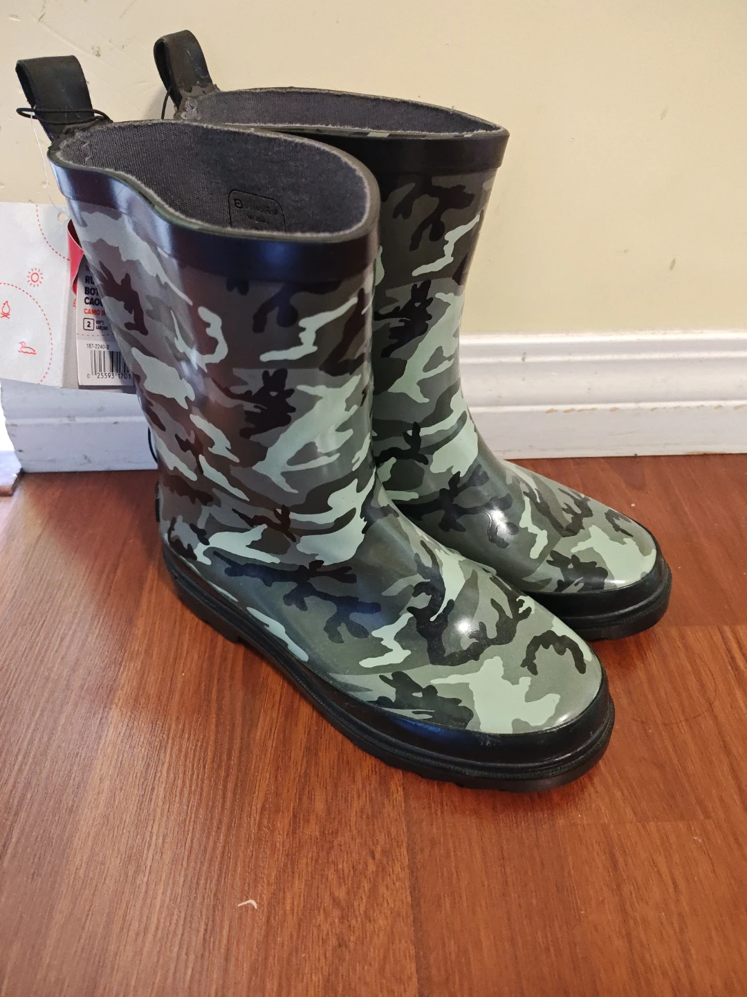 OUTSIDE Waterproof Camo Rubber Boots