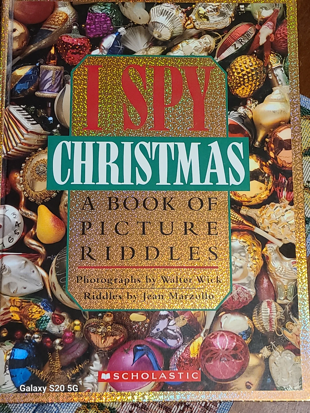 I Spy Christmas: A Book of Picture Riddles by Walter Wick
