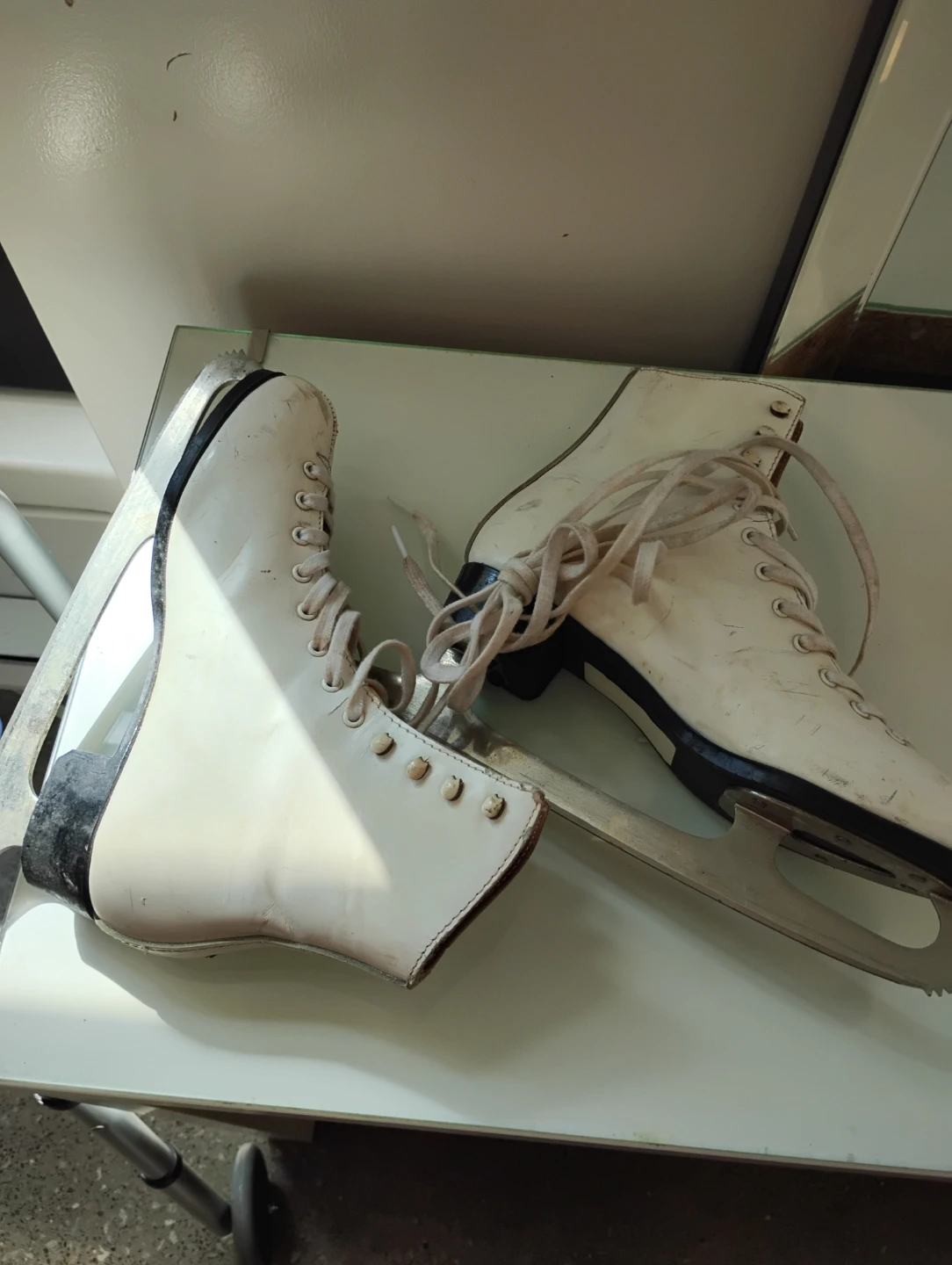 $10 Figure Skates Size 10