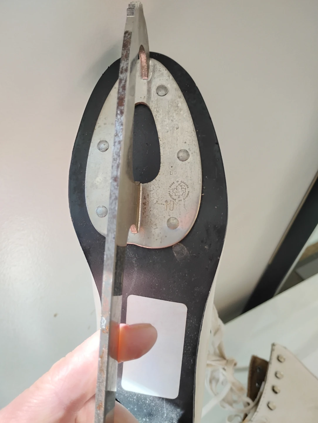 $10 Figure Skates Size 10 - photo 4