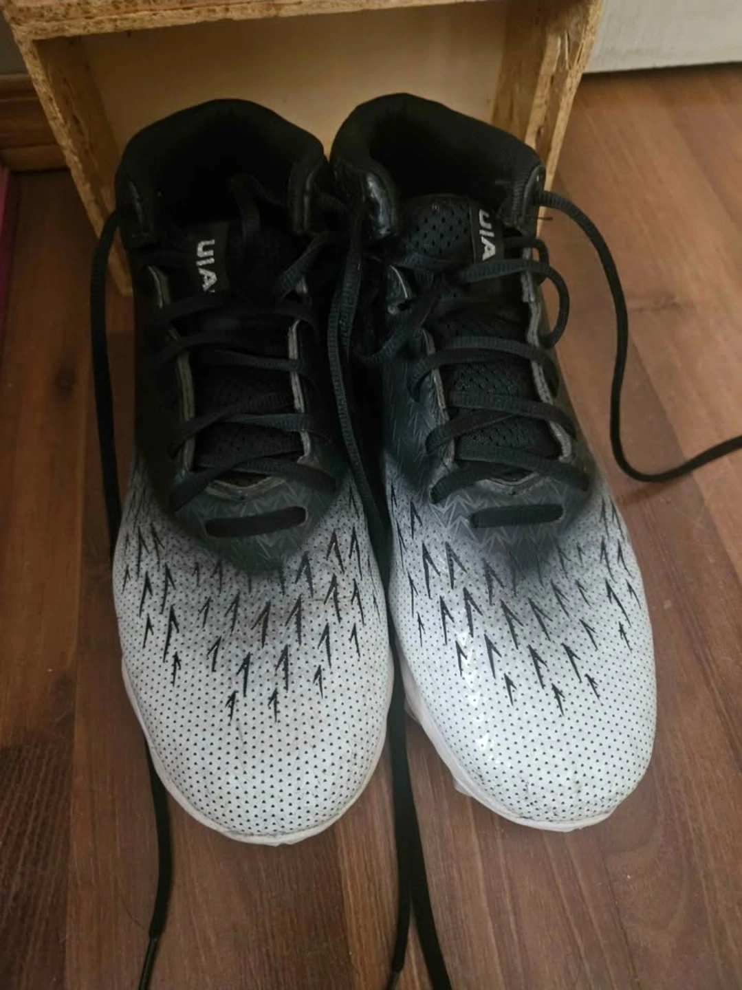 Under Armour Football Cleats - Size 10