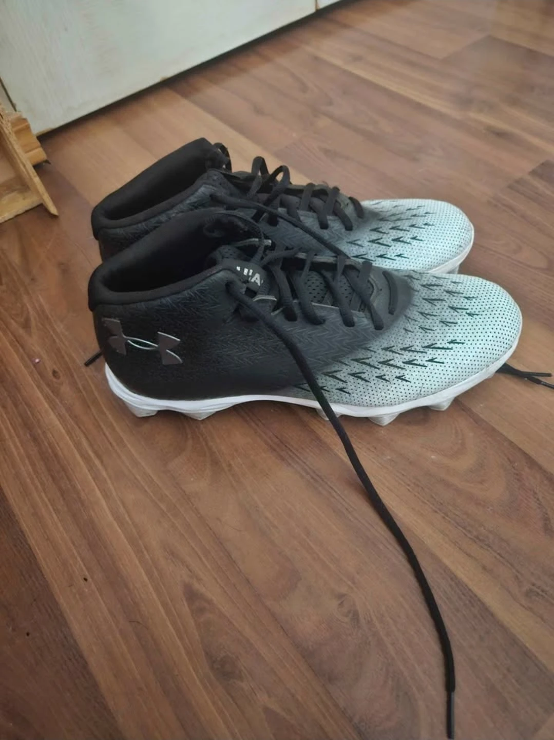 Under Armour Football Cleats - Size 10 - photo 3