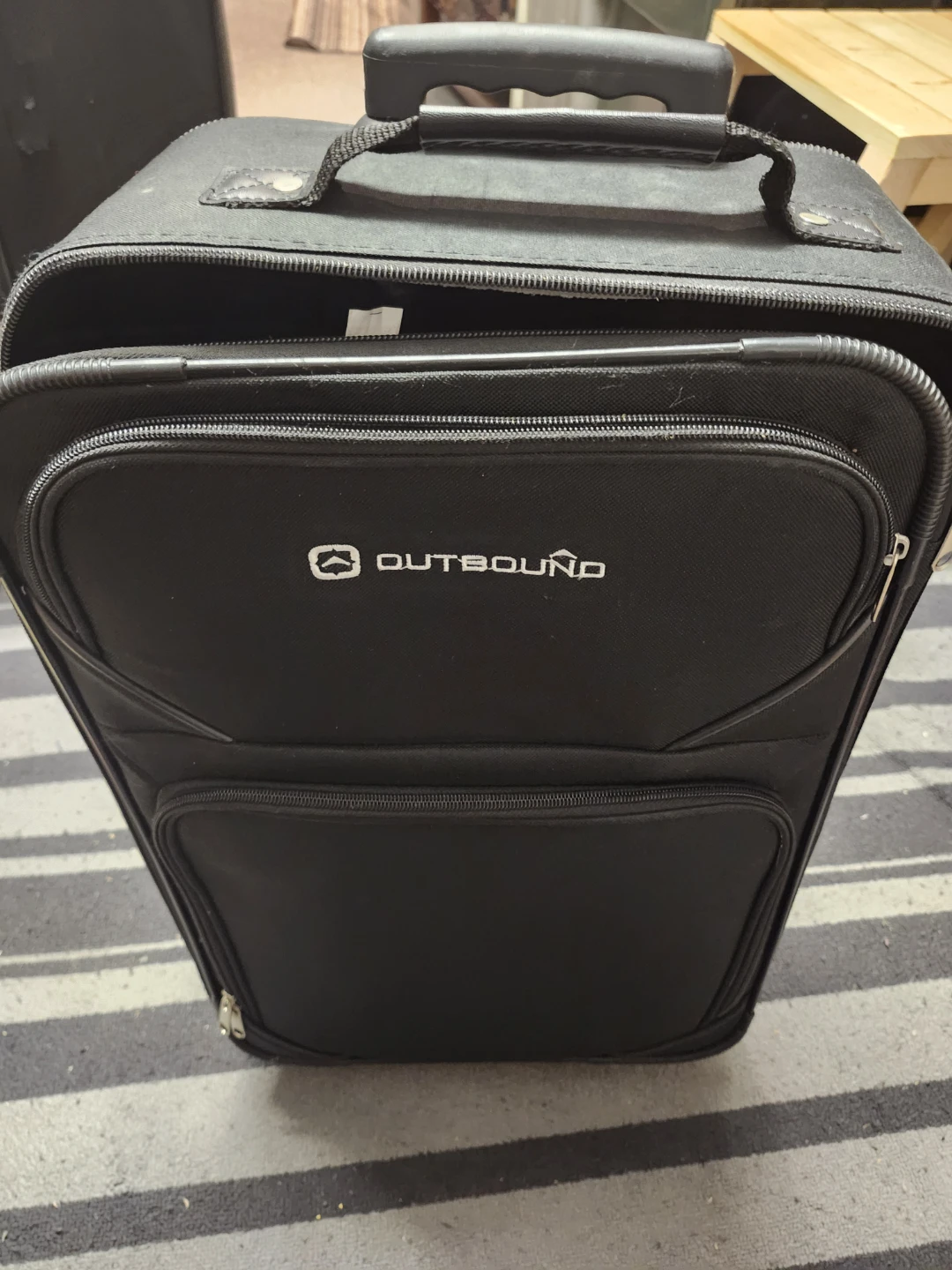 Handcarry Black Rolling Carry-On Luggage (very lightweight) - photo 3