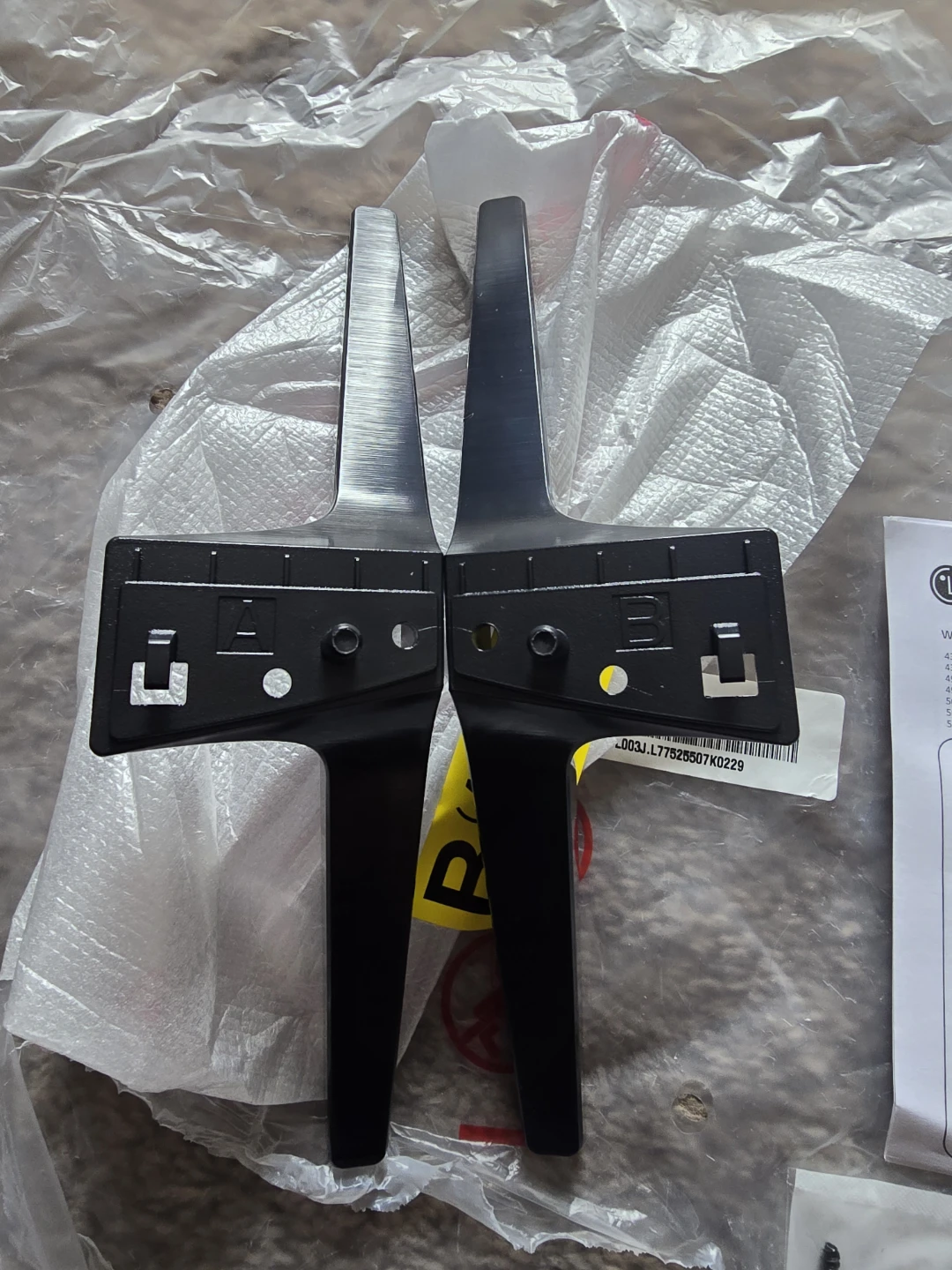 Lg tv legs (55UK6090) - photo 4