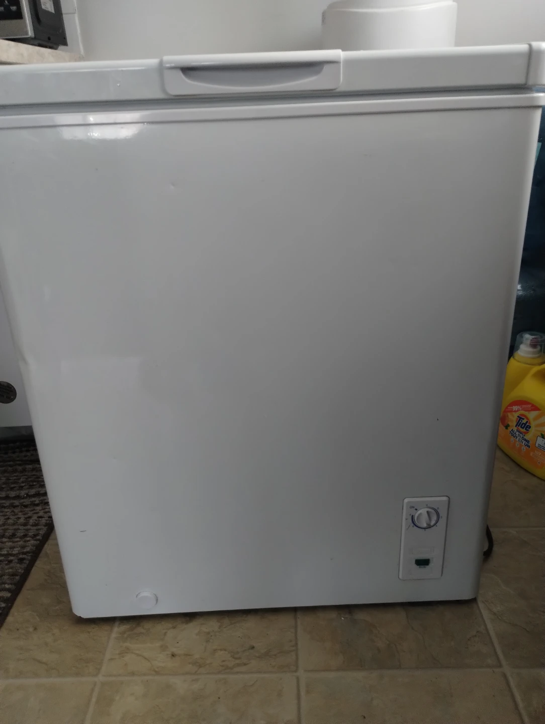 White Chest Freezer - photo 2