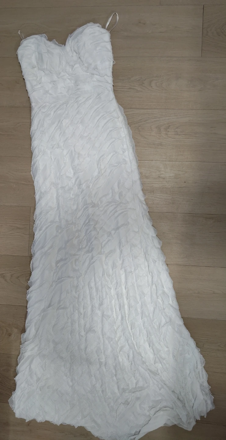White Strapless Ruffled Gown - photo 4