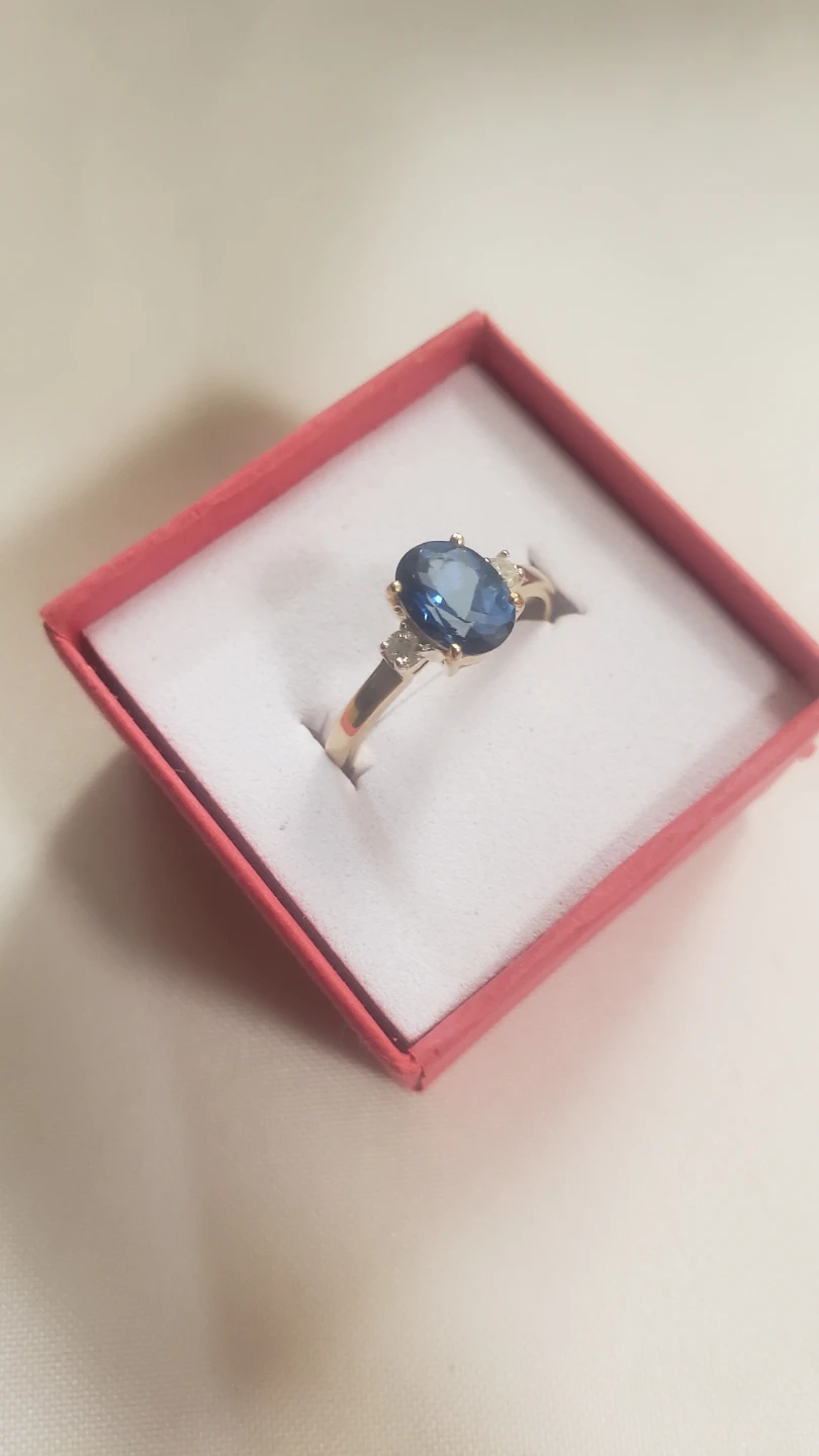 Like new Beautiful Women's Ring With Blue Sapphire - photo 3