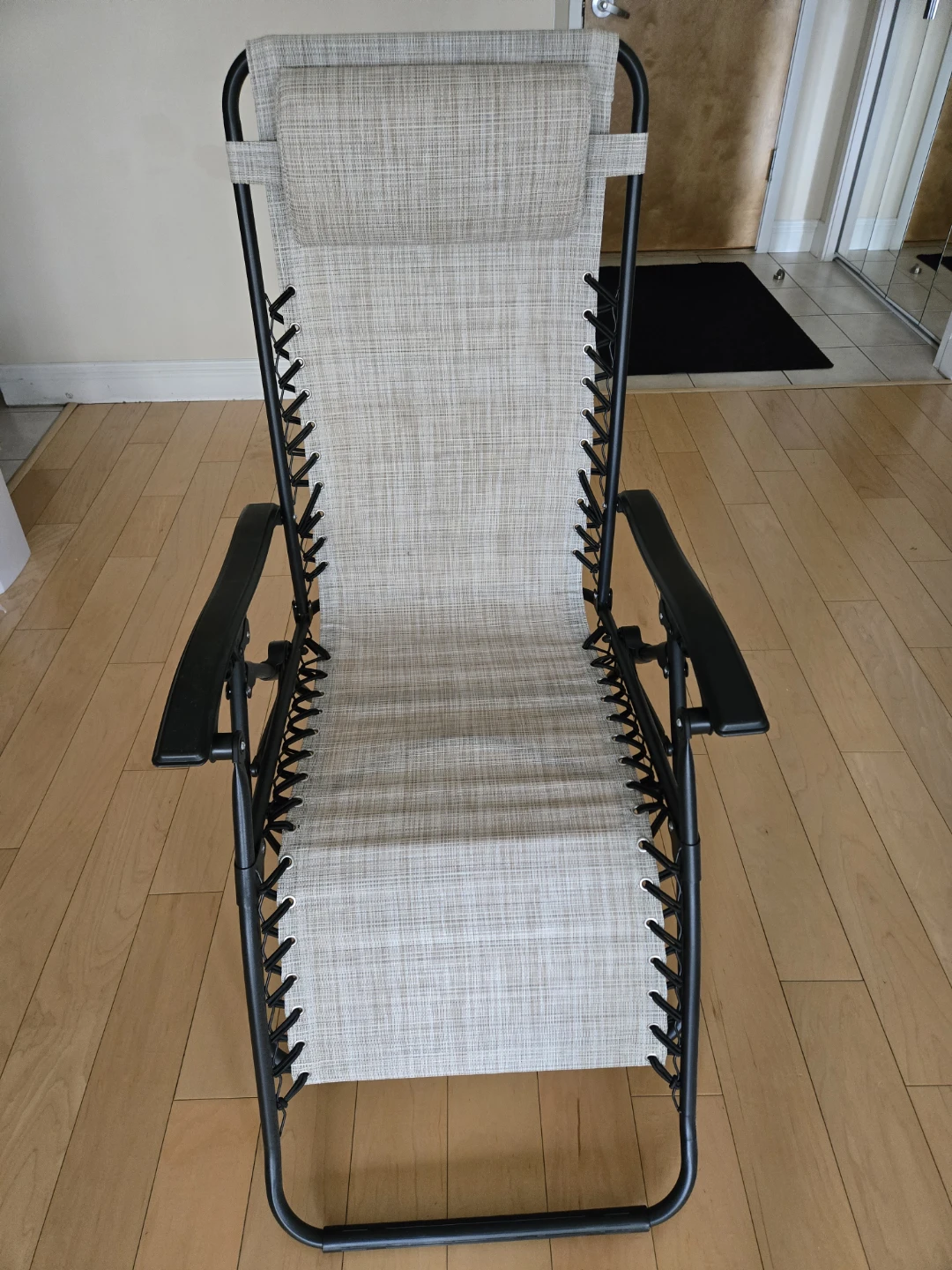 Folding Zero Gravity Lounge Recliner