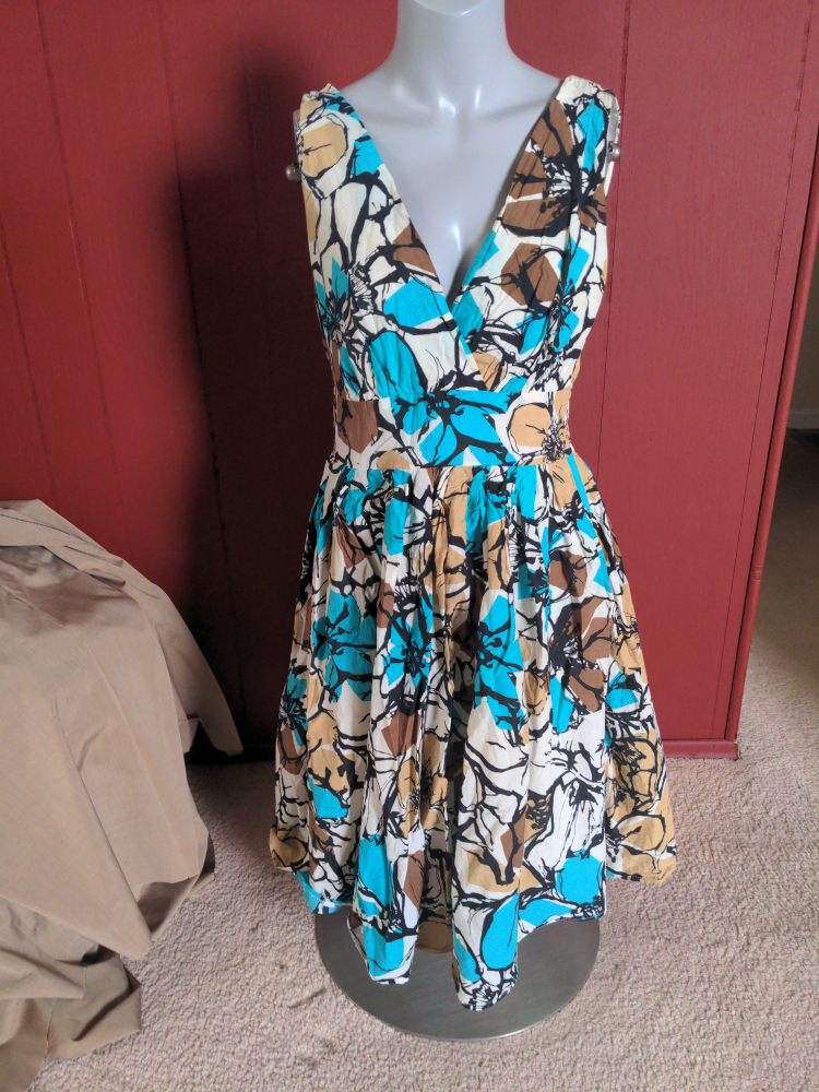 Aruseh Floral Print V-Neck Fit & Flare Dress - Size M - photo 4